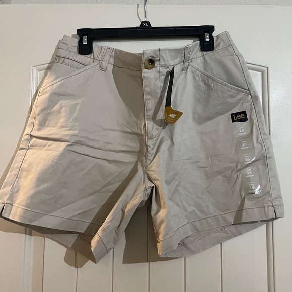 NWT Women’s Lee Shorts - Picture 3 of 4